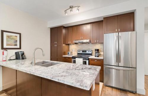 Harrison Hot Springs Apartment | 2BR Condo with Breathtaking Panoramic Views