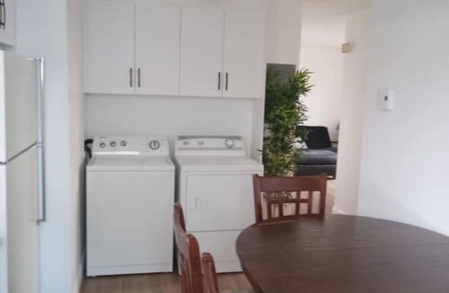 Les Rivieres Apartment | 3,5 rénove avec cour anglaise