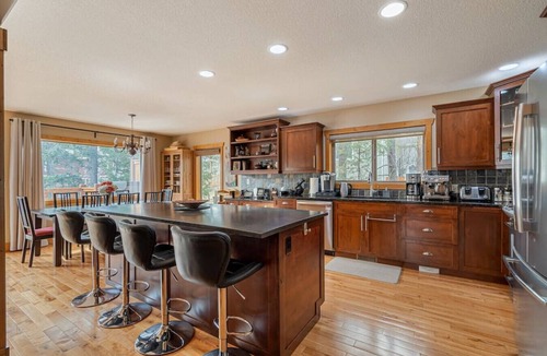 East Kootenay Apartment | 3 Bears Cabin | Games Room | Firepit | Lux Kitchen