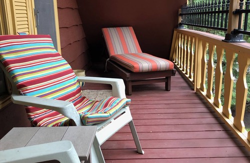 Tiny Ski Chalet | 3 bedroom, 2 bathroom chalet; 3 minute walk to pristine beach; dog friendly