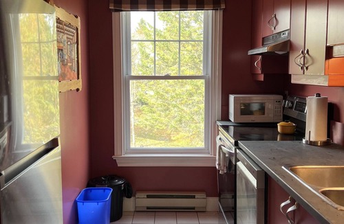 Lac-Brome House | 3 bedroom beautiful condo with Pool/lake/tennis courts access