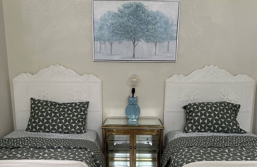 Lac-Brome House | 3 bedroom beautiful condo with Pool/lake/tennis courts access