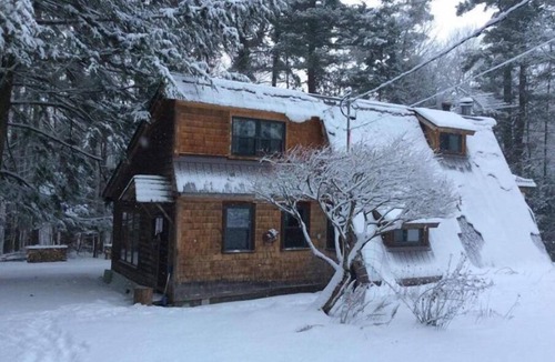 Hatley Ski Chalet | 3-bedroom chalet in beautiful Hatley with WiFi