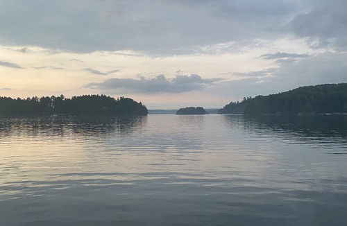 Utterson Cottage | 3 BEDROOM LAKE FRONT COTTAGE WITH SPECTACULAR LAKE VIEWS AND SERENE ATMOSPHERE