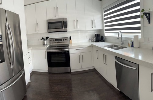 Airdrie House | 3-bedroom townhome in charming Airdrie with AC and tankless water heater