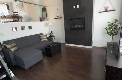 Airdrie House | 3-bedroom townhome in charming Airdrie with AC and tankless water heater
