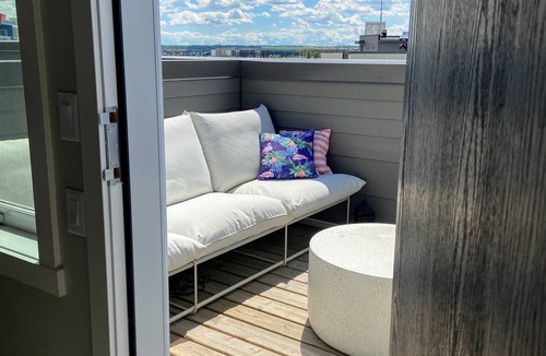 Seton House | 3 bedroom Townhouse Rooftop Patio & AC
