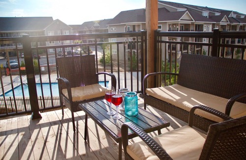 Collingwood Condo | 3 BEDROOM WATERFRONT BLUE MOUNTAIN LOFT, HEATED POOL