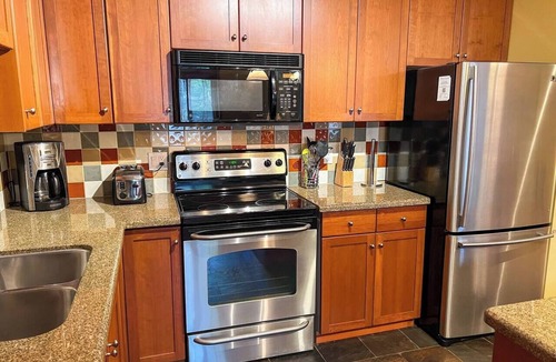 East Kootenay Condo | 3 Bedrooms Plus Loft & Den. Sleeps 10 Adults