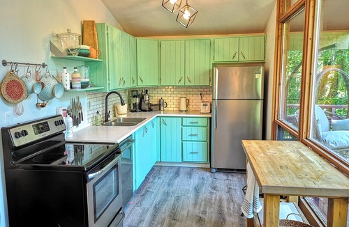 Huntsville House | 3 BR Harp Hygge House. Only 8min to Hidden Valley!