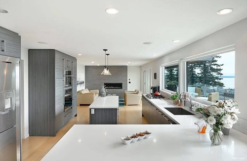 White Rock House | 3 BR Seaside Bliss-Close to the beach-OCEAN VIEW!
