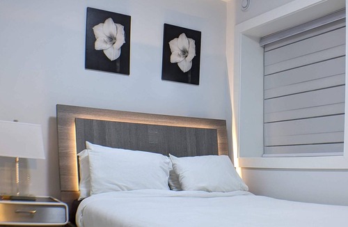 Guildford House | #3 - Brand New: 2 Bedroom Modern Suite with private entrance.