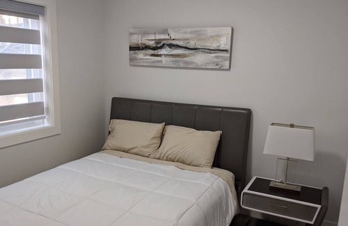 Guildford House | #3 - Brand New: 2 Bedroom Modern Suite with private entrance.