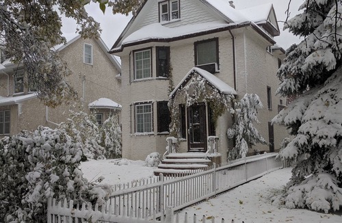 East Kildonan House | 3 floors character house