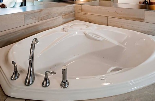 Aldergrove Hotel | 3-Star Hotel ∙ Best Western Plus Country Meadows Inn