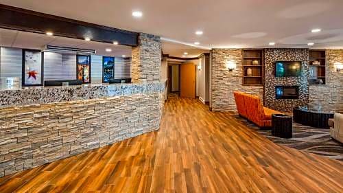 Aldergrove Hotel | 3-Star Hotel ∙ Best Western Plus Country Meadows Inn