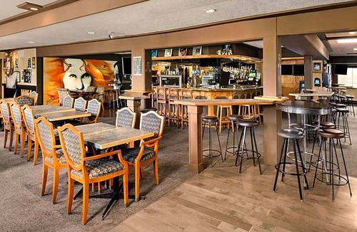 Gorge -Tillicum Area Hotel | 3-Star Hotel ∙ Days Inn by Wyndham Victoria Uptown