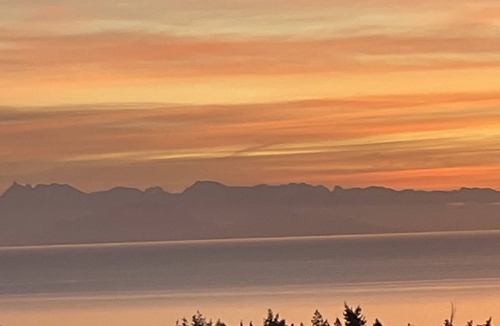 Regional District of Nanaimo House | 30 days or more- Executive home - Ocean and Mountain View
