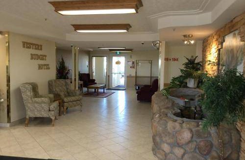 Grande Prairie Hotel | 30 m² Motel ∙ 4 guests