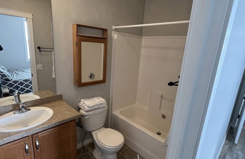 Three Hills House | 31 Cherry Lane - LARGE HOME - COZY SPACES - LOTS OF OPTIONS