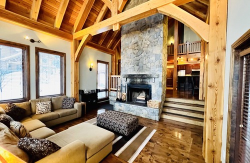 Golden Ski Chalet | 3200 sqft/297 sqm Full Timber Frame. 3 Floors of Pure Luxury. 5* Family Retreat
