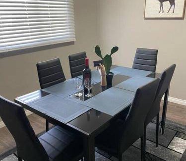 Camrose House | 325 m² House ∙ 2 bedrooms ∙ 4 guests