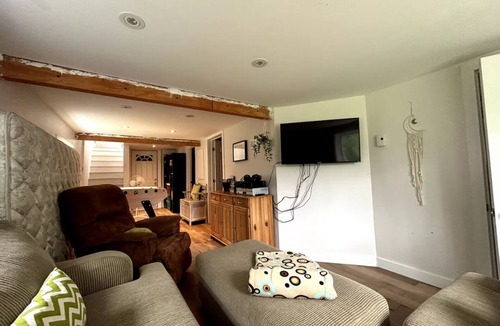 Petit-Lac-Long Ski Chalet | 3Bdr lakefront renovated chalet in Laurentians, 1hr north of Montreal