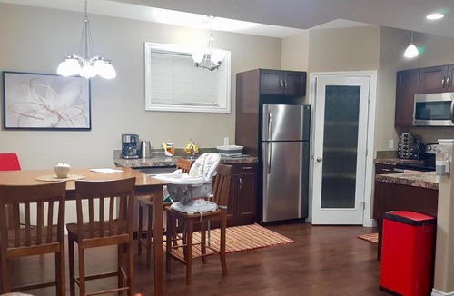 Grande Prairie Apartment | 3beds Suite By Costco,GP Airport,Shopping centres