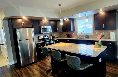 Dawson Creek House | 3BR, 2.5BA, Keyless Entry, Netflix, Disney+, Prime