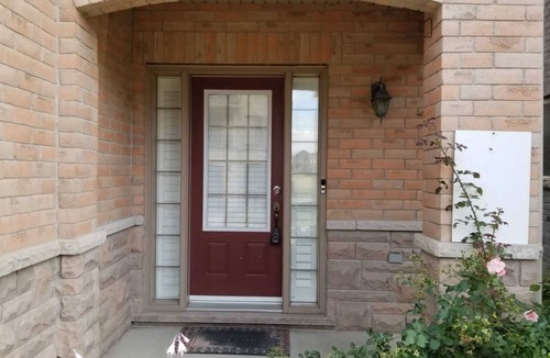 Ajax House | 3BR 2.5BTH Clean Spacious House-Free Parking! Perfect Location!