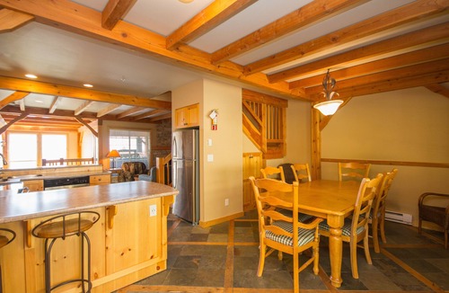Big White Ski Resort House | 3BR 3 Bath townhouse-private hot tub, ski in skiout