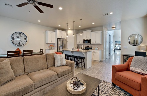 St. George Villa | 3BR Overlooks Pool+Courts - Sleeps 11 w/Fire Pit