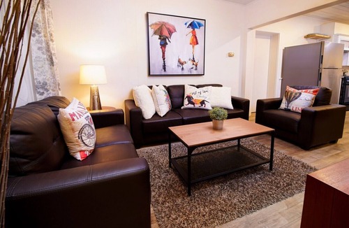 Upper Beaches House | 3BR w/Parking Family-Friendly Home Away from Home in The Beaches