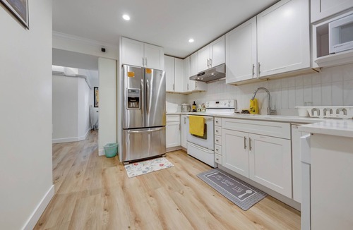 Richmond House | 3BR3BA/EV/AC near Vancouver Airport