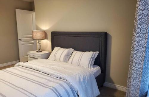 Stratford House | 4 BD Family Retreat - Basement not Included