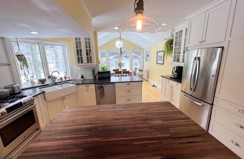 Charlottetown House | 4 Bdrm Brighton Character Home Steps to Downtown Ch'town & Victoria Park