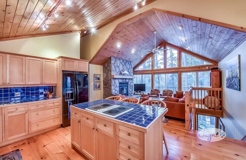 Minett Cottage | 4 bedroom, 3 bath, cottage, Minett, very private, great for families!