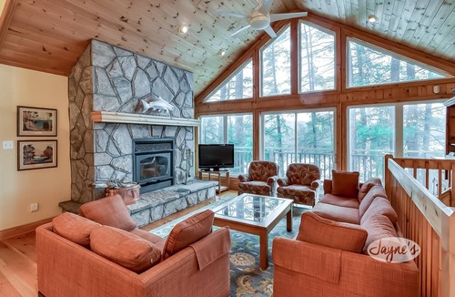 Minett Cottage | 4 bedroom, 3 bath, cottage, Minett, very private, great for families!