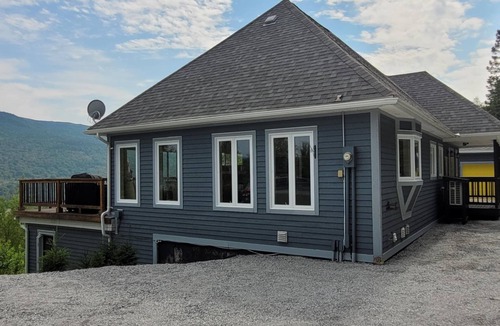Humber Valley Ski Chalet | 4 Bedroom Lake View Chalet in the Exclusive Humber Valley Resort
