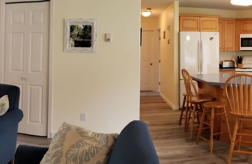 Canoe House | 4 Bedroom Home in the Shuswap, Close to Canoe Beach!