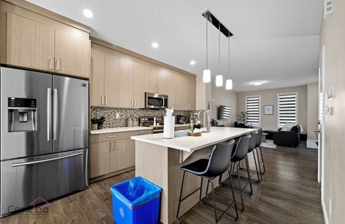 North Central Edmonton House | 4 BR | Yard | Garage | Near Commonwealth & Rogers!