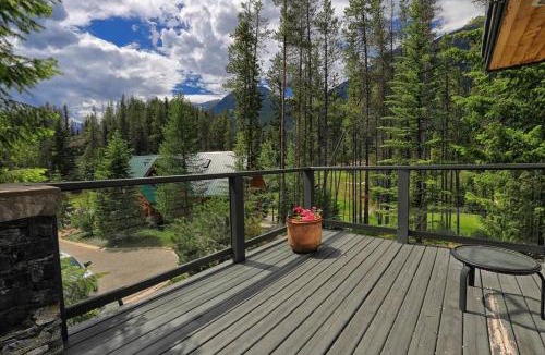 East Kootenay Apartment | 4 Mt Brewer by StayIn