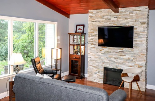 Fredericton House | 4-room house with plenty of character