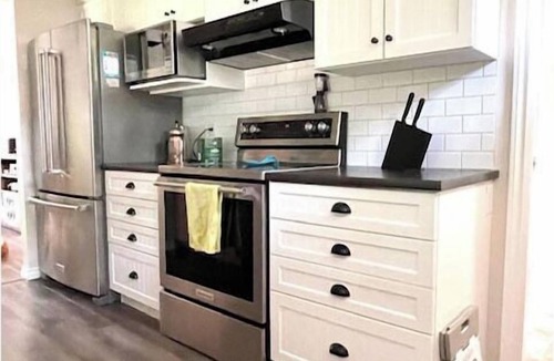 Dunnottar Cottage | 4 season 3 bdrm cottage w/many amenities. Family/pet-friendly. Close to lake