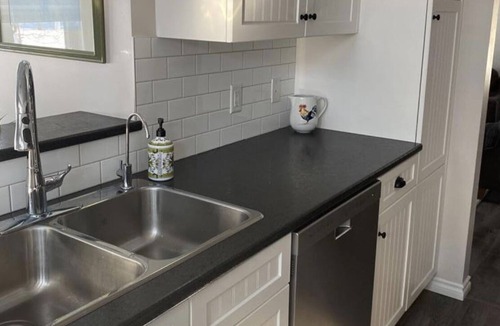 Dunnottar Cottage | 4 season 3 bdrm cottage w/many amenities. Family/pet-friendly. Close to lake