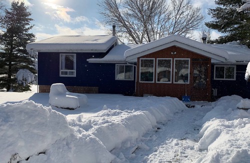 Dunchurch Cottage | 4 Season Cottage on pristine Whitestone lake!