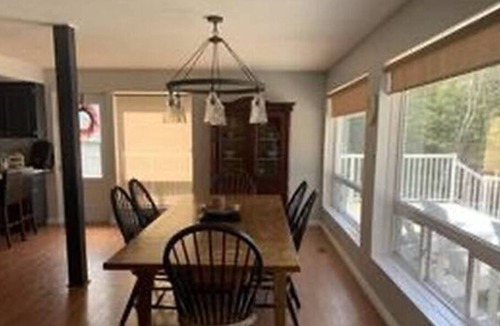 Bala Cottage | 4 Season Muskoka Cottage with Beach and Hot Tub