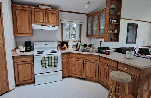 Westerose Cabin | 4 Seasons Lakeview Cottage at Pigeon Lake
