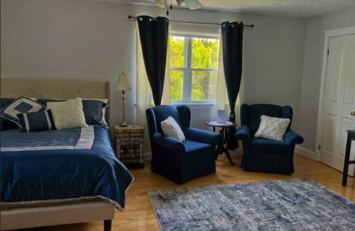 Murray Harbour Bed & Breakfast | 4 Star Forest & Lake PEI B&B: Lakeview Room, Prince Edward Island