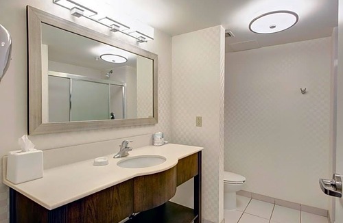Dartmouth Hotel | 4-Star Hotel ∙ Hampton Inn & Suites by Hilton Dartmouth - Halifax